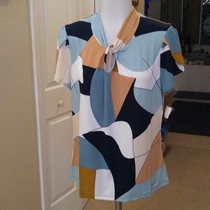 BNWT Tahari print top size small